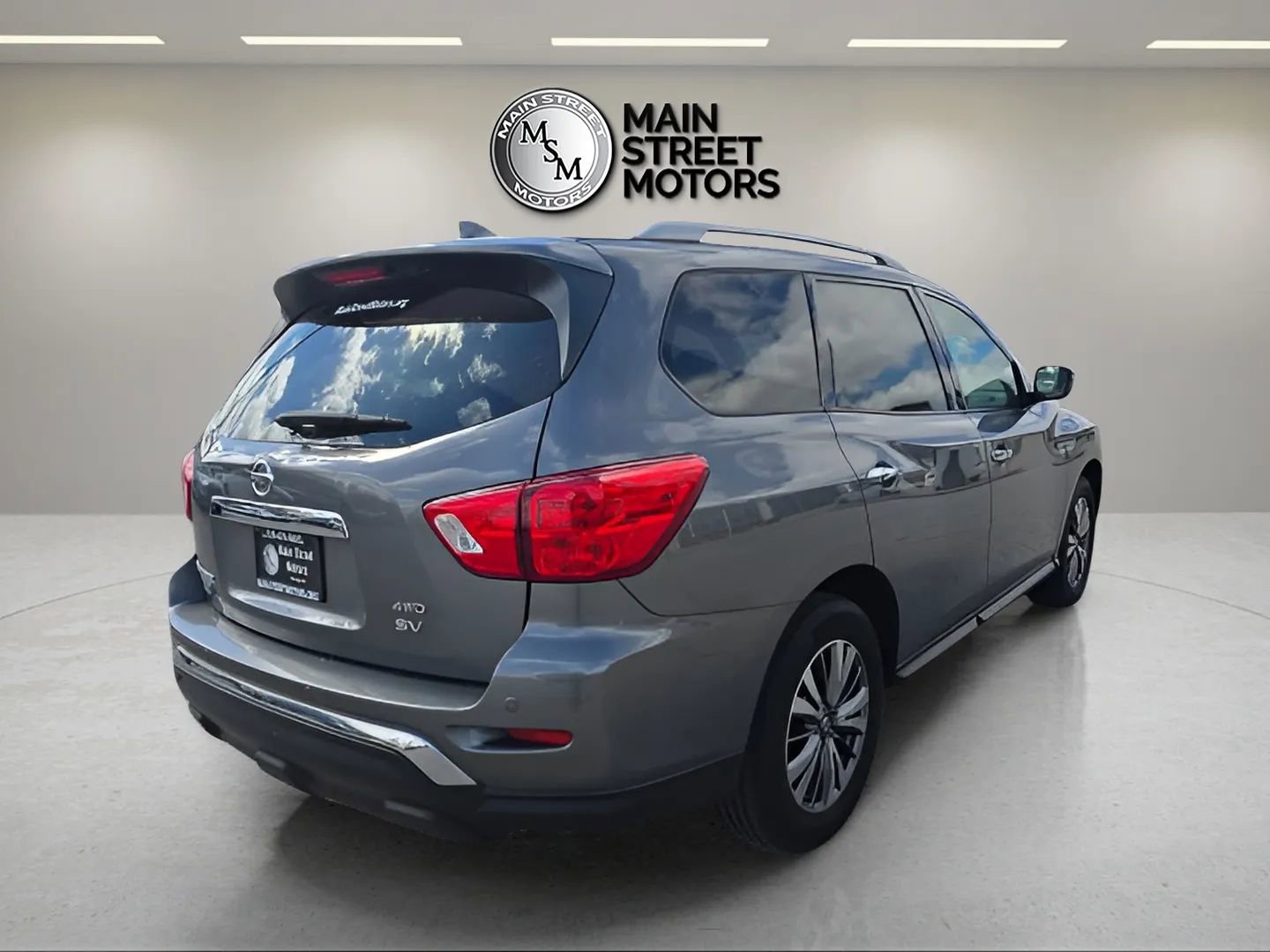 Used 2019 Nissan Pathfinder SV image 5