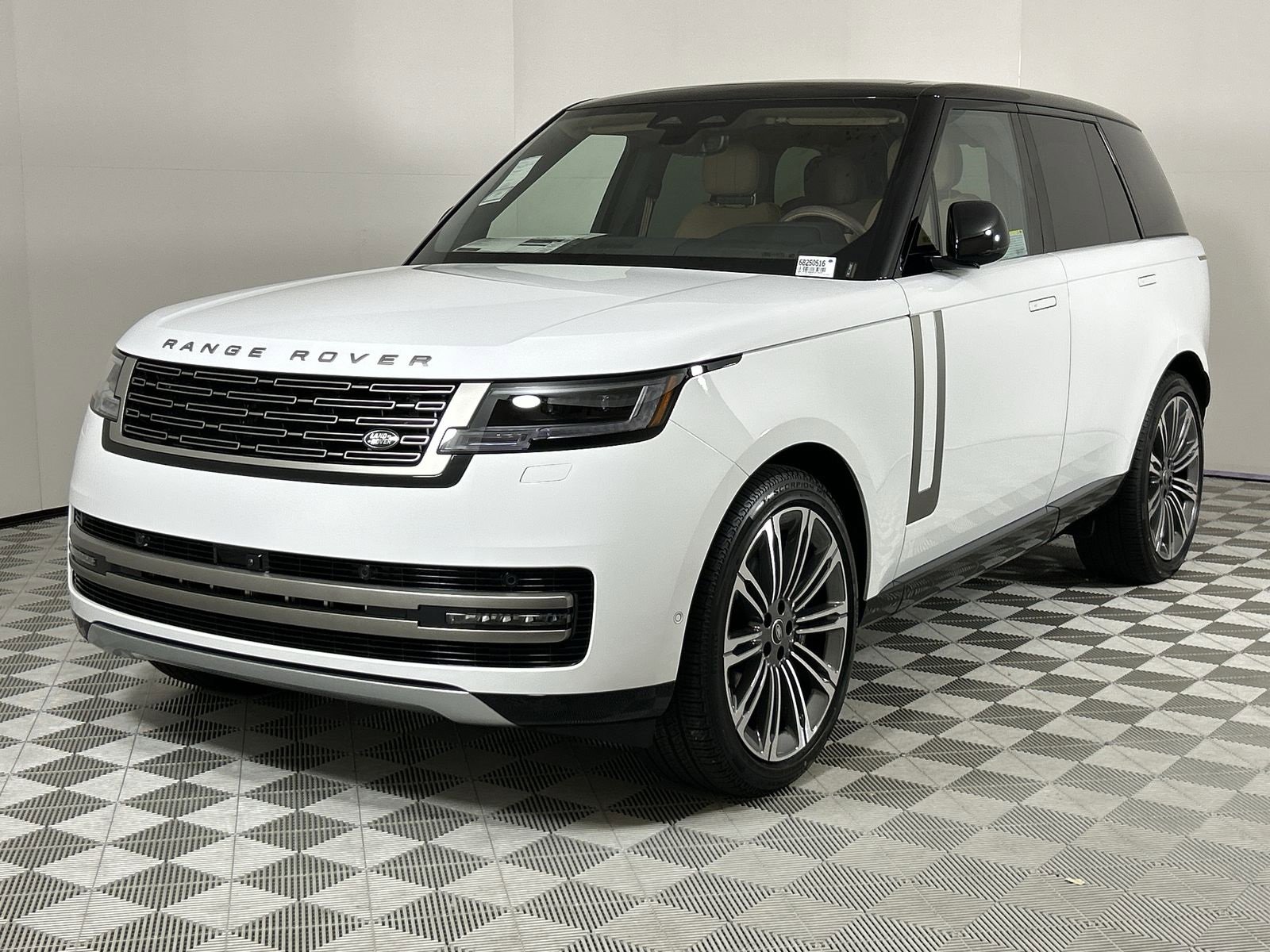 New 2025 Land Rover Range Rover SE