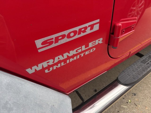 Used 2011 Jeep Wrangler Unlimited Sport w/ Connectivity Group image 3
