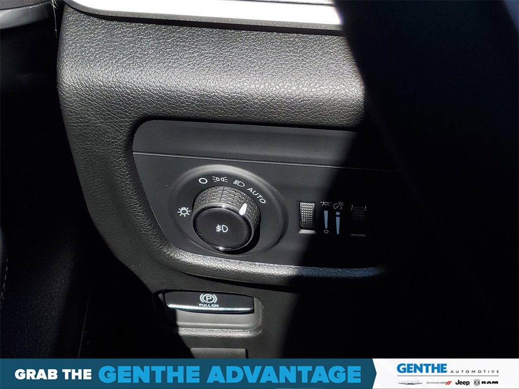 Certified 2024 Jeep Grand Cherokee Limited image 15