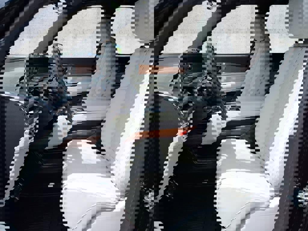 New 2026 Cadillac Vistiq Sport w/ LPO, Floor Liner Package image 4