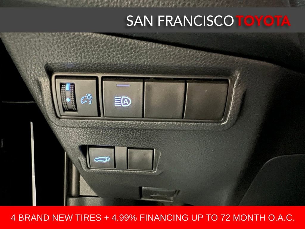 Certified 2022 Toyota Corolla Cross XLE image 37