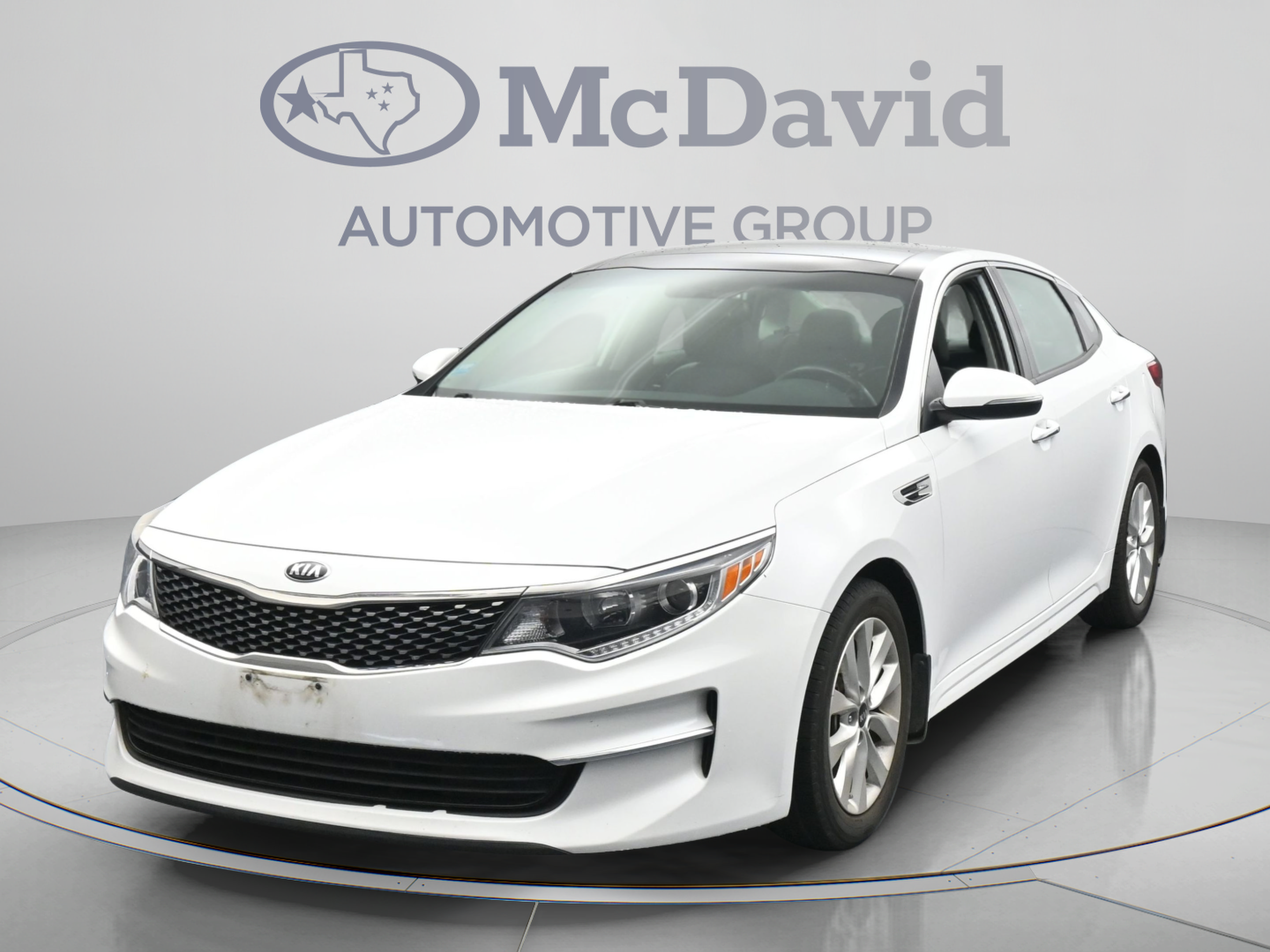 Used 2018 Kia Optima EX w/ Premium Package FWD image 4