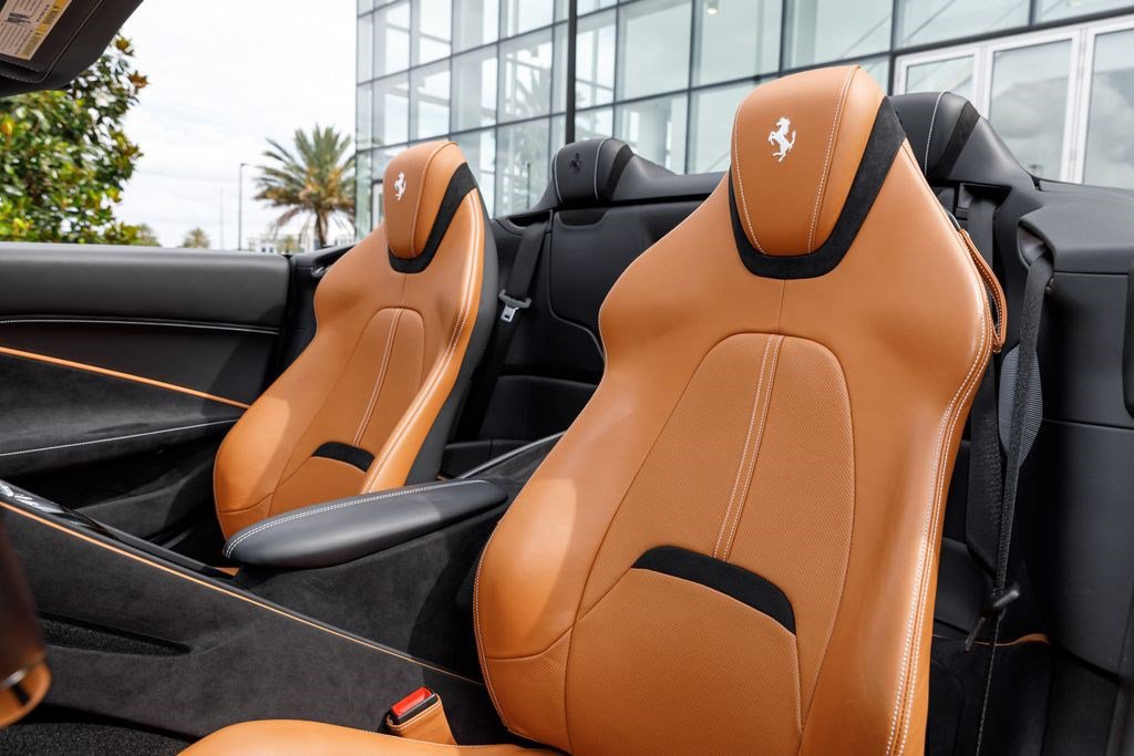 Used 2024 Ferrari Roma Spider RWD image 26