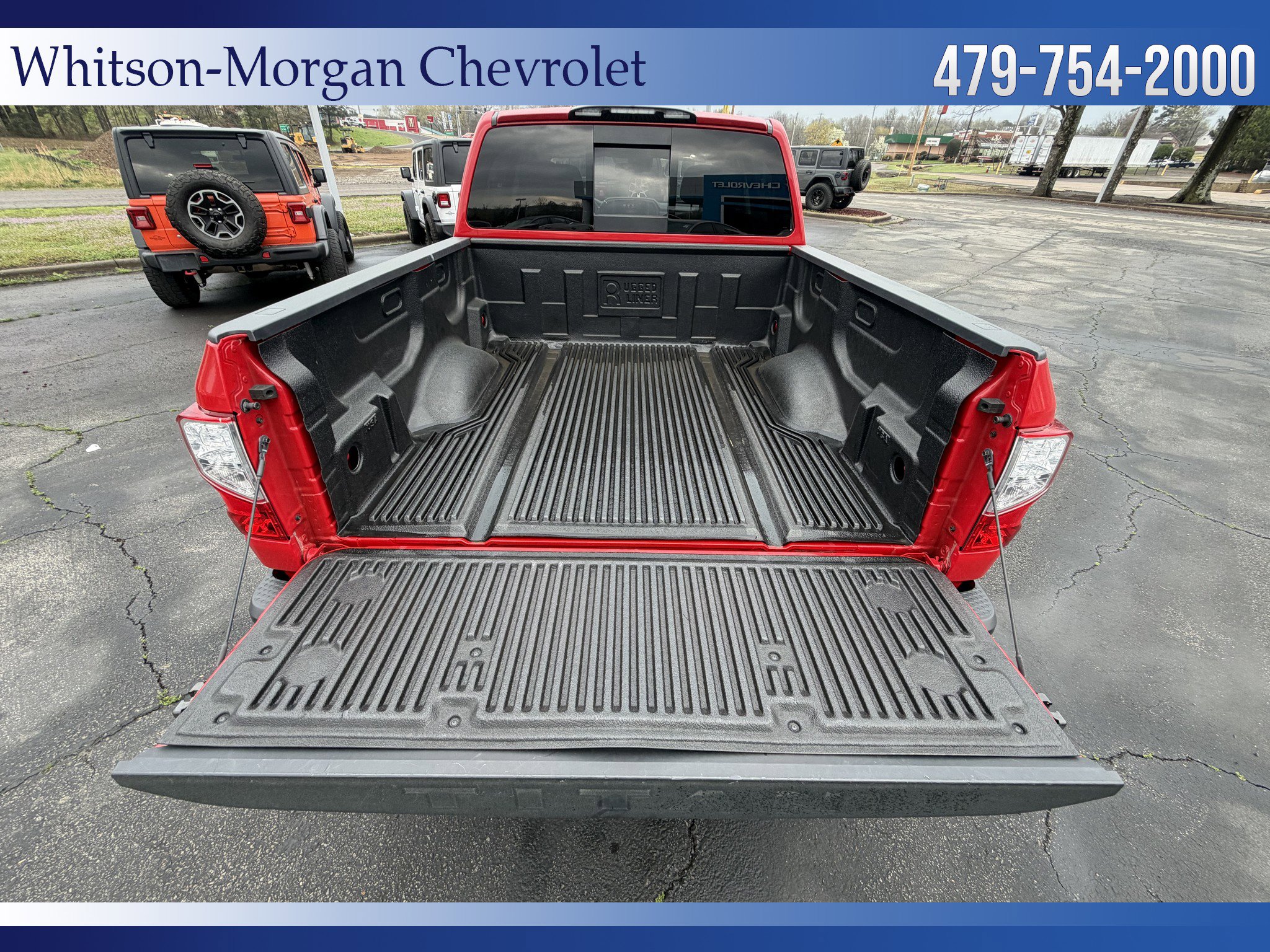 Used 2022 Nissan Titan SV image 35