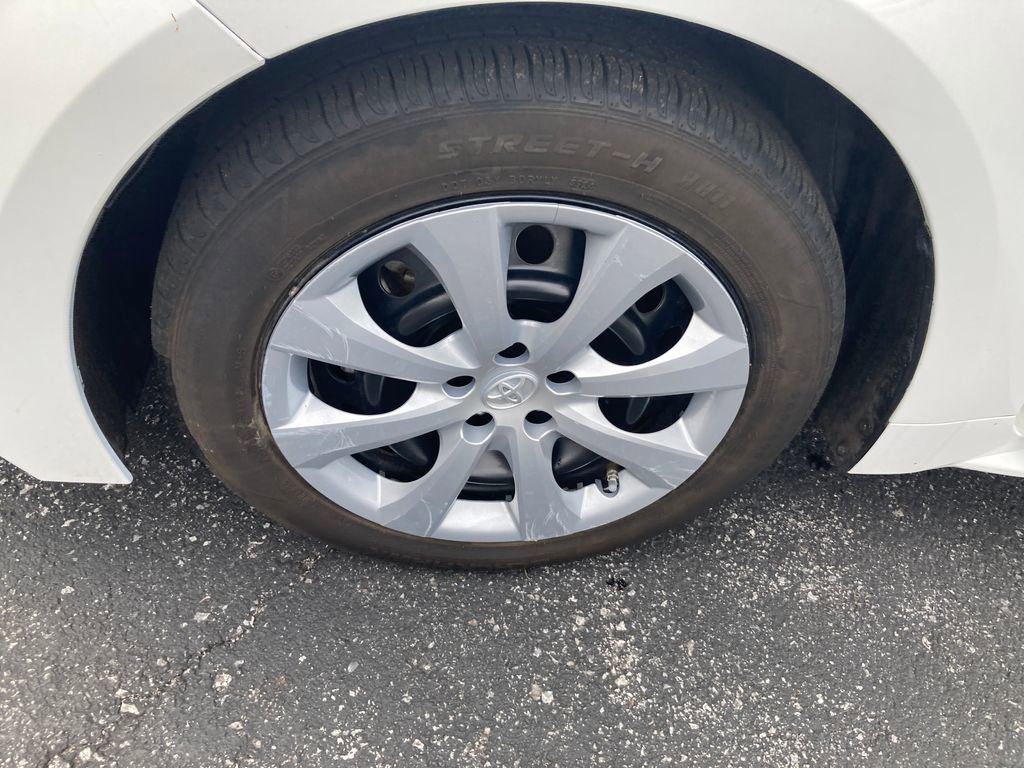 Used 2022 Toyota Corolla LE FWD image 31