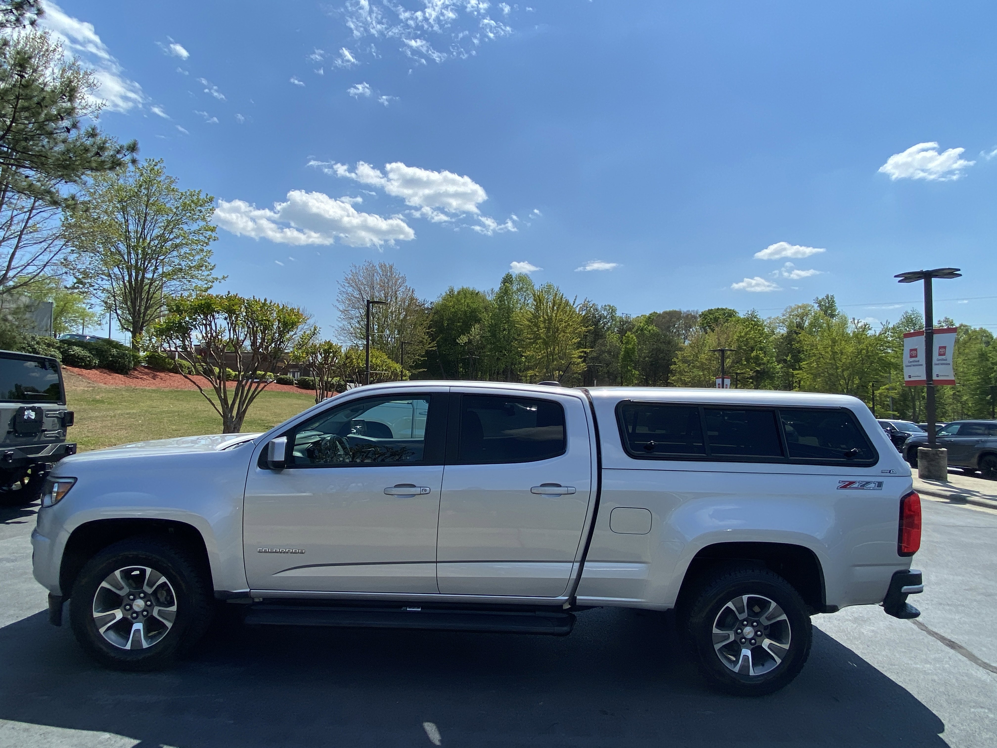 Used 2017 Chevrolet Colorado Z71 AWD/4WD image 7