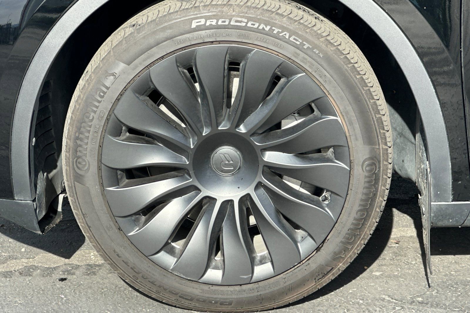 Used 2024 Tesla Model Y Long Range image 42