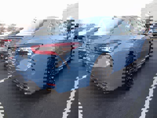 Used 2023 Toyota Camry XSE image 5