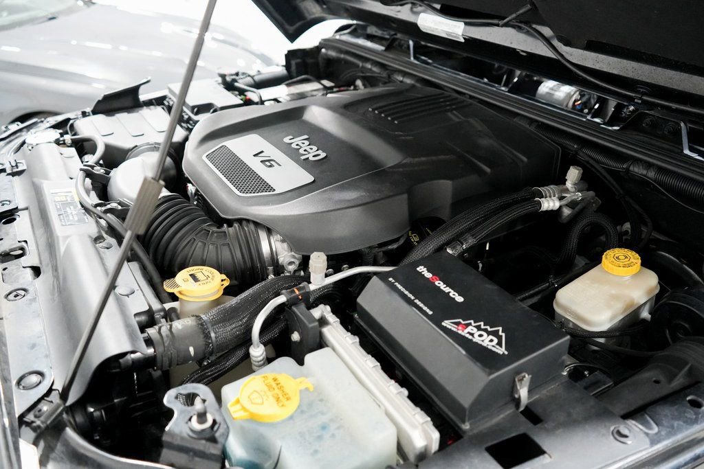 Used 2017 Jeep Wrangler Unlimited Rubicon image 41