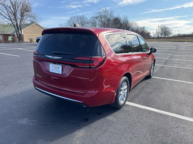 New 2026 Chrysler Pacifica Select image 7