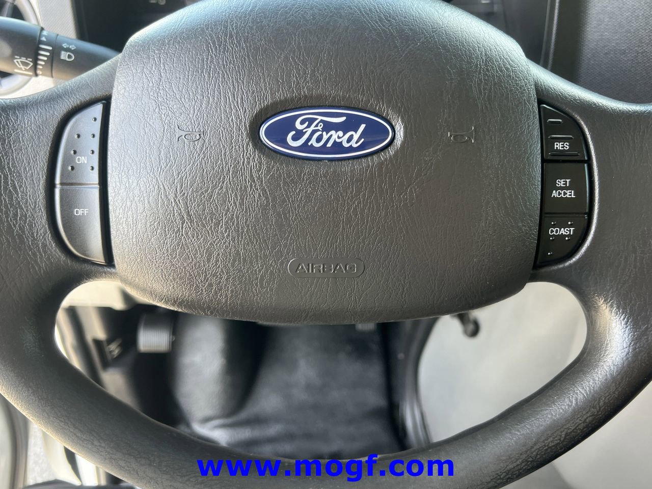 Used 2019 Ford E-450 and Econoline 450 Super Duty w/ Power Windows & Locks Group image 8