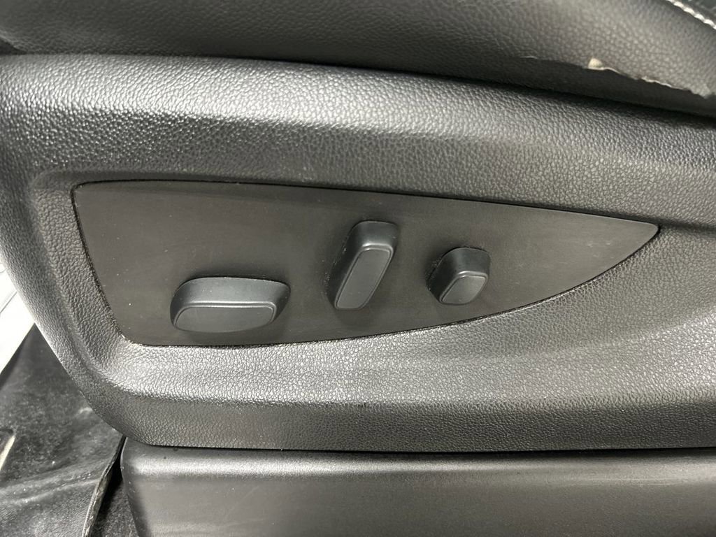 Used 2019 Chevrolet Tahoe LT w/ Off-Road Package AWD/4WD image 10