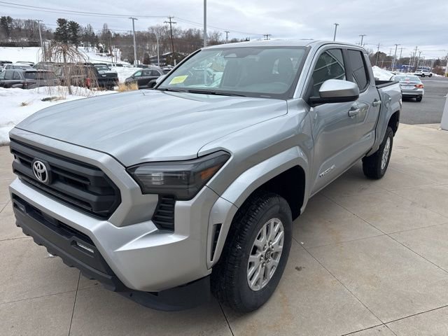 Used 2024 Toyota Tacoma SR5 image 3