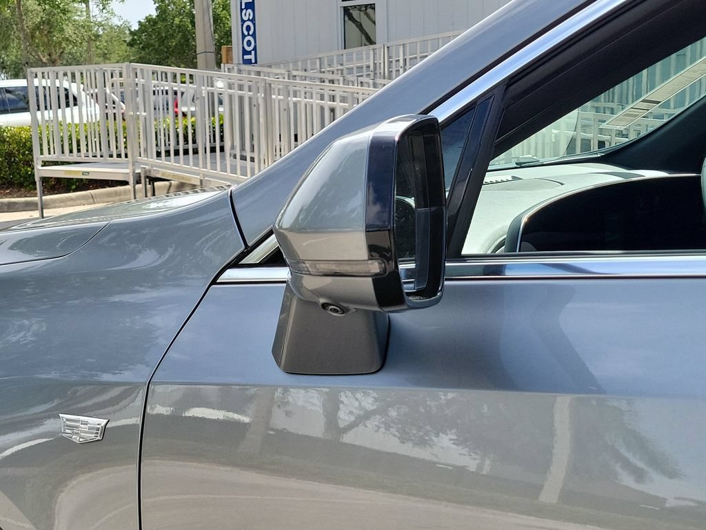 Used 2025 Cadillac XT4 Premium Luxury FWD image 12