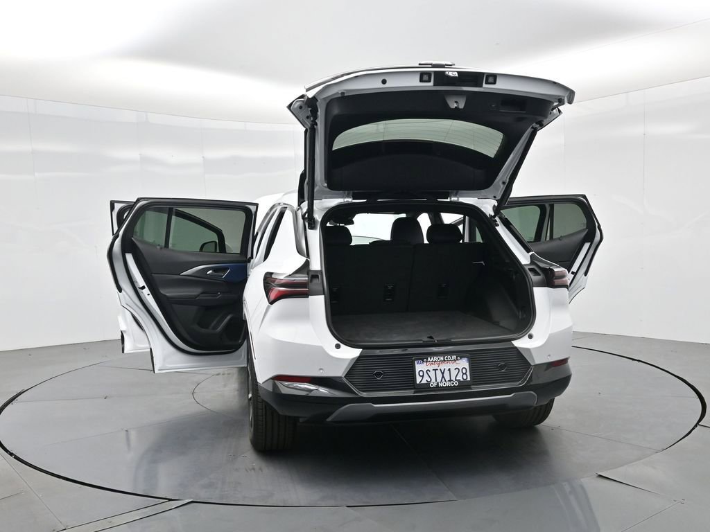 Used 2025 Chevrolet Equinox EV LT w/ Convenience Package image 38