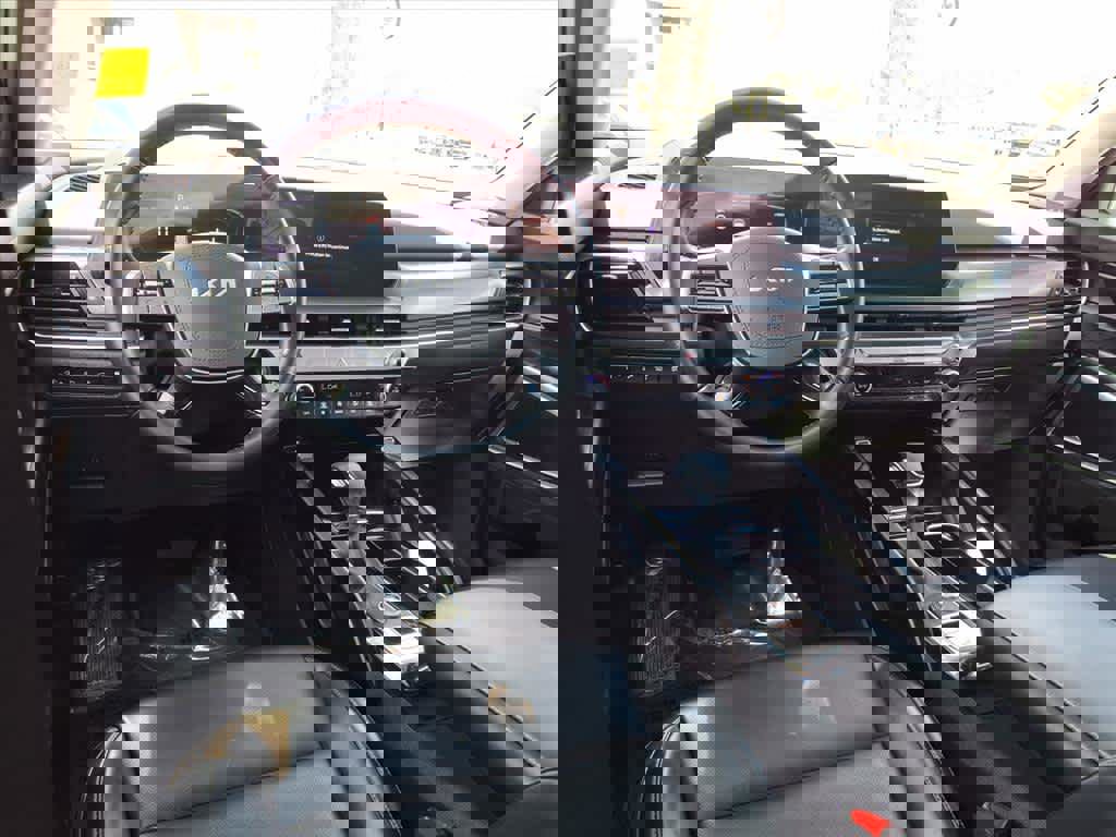 Used 2025 Kia Telluride S image 9