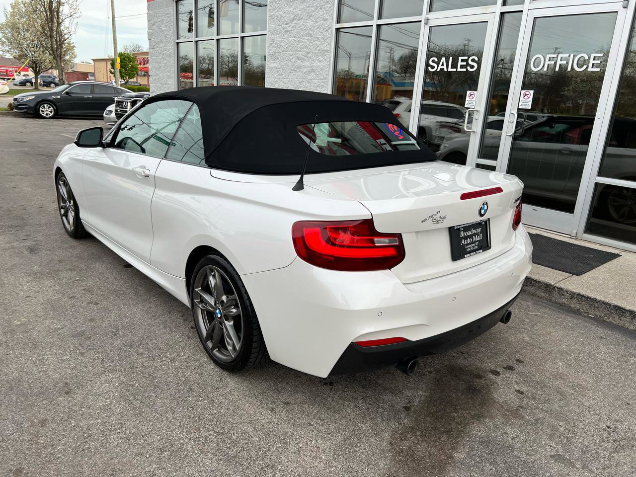Used 2016 BMW M235i Convertible RWD image 6
