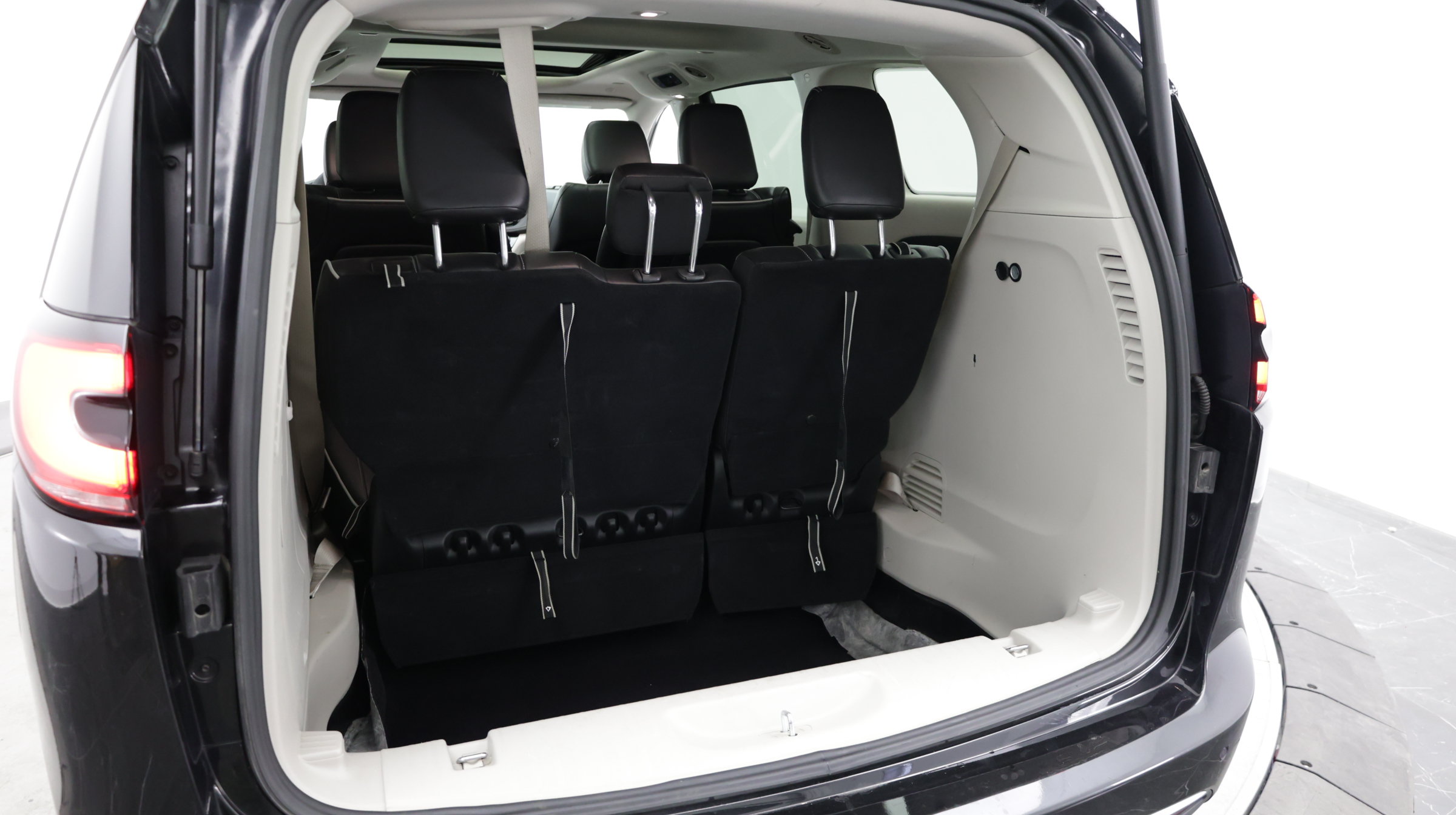 Used 2023 Chrysler Pacifica Limited FWD image 37