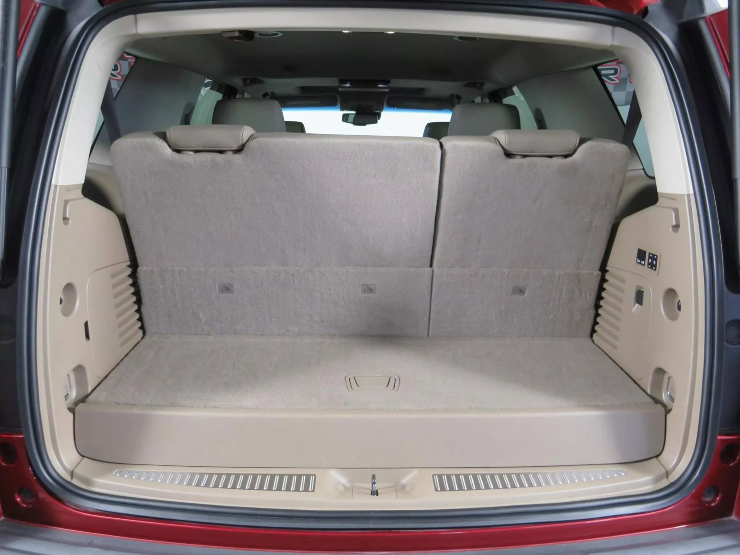 Used 2020 Chevrolet Tahoe Premier AWD/4WD image 30