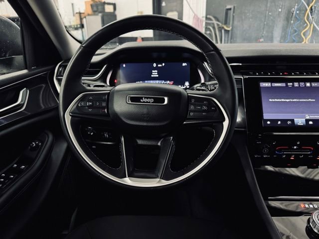 Used 2023 Jeep Grand Cherokee Laredo w/ Luxury Tech Group I image 22