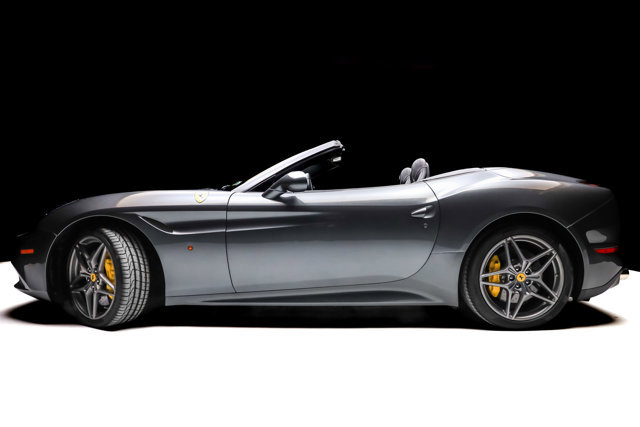 Used 2016 Ferrari California T image 21