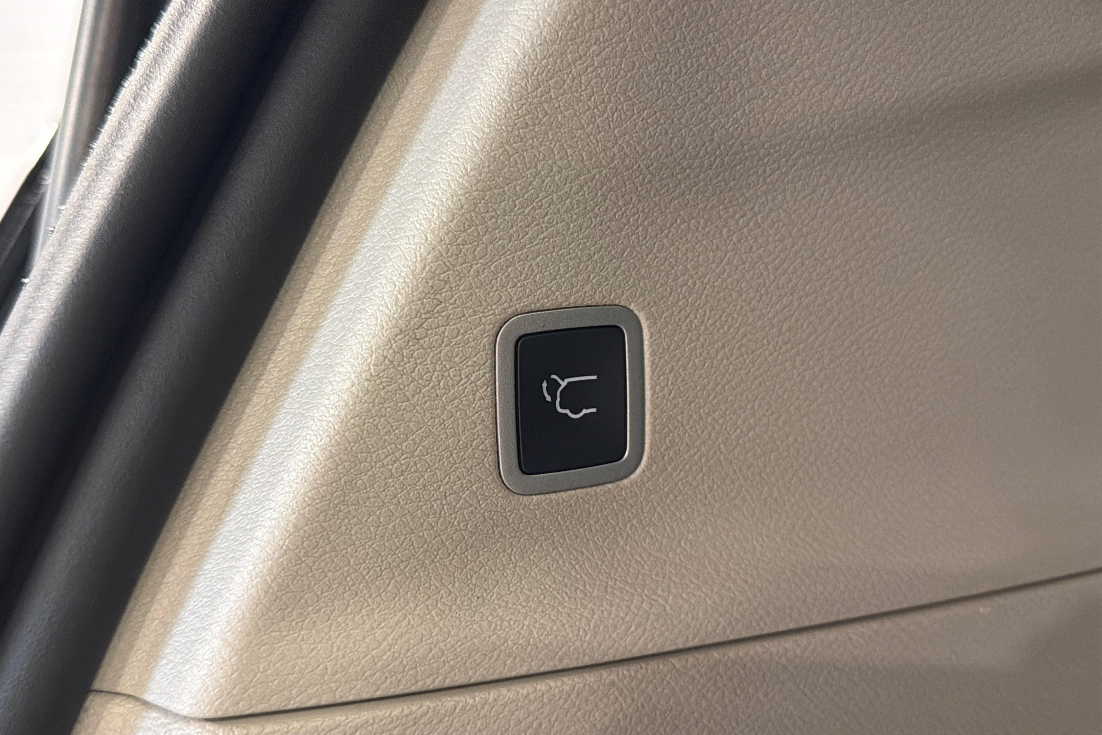 Used 2023 Chrysler Pacifica Touring-L FWD image 46
