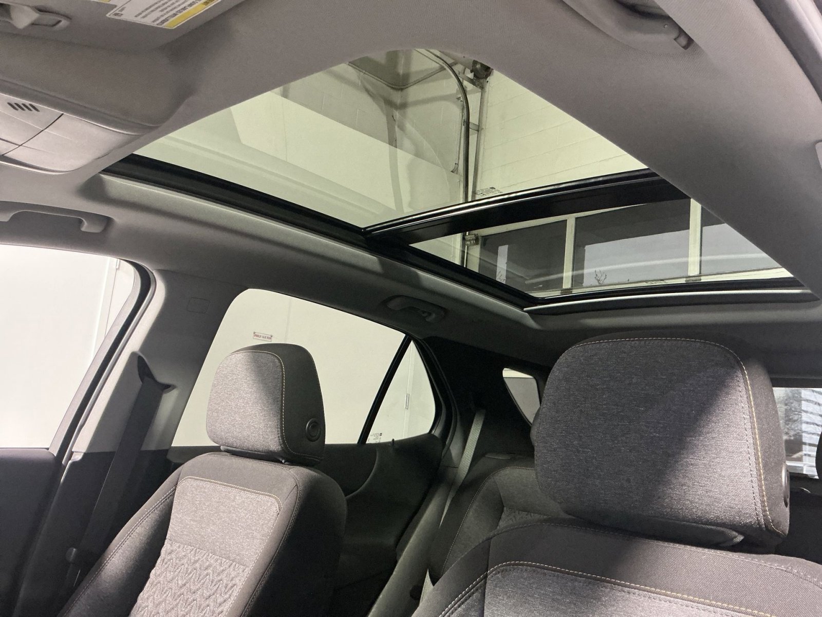 Used 2023 Chevrolet Equinox LT image 31