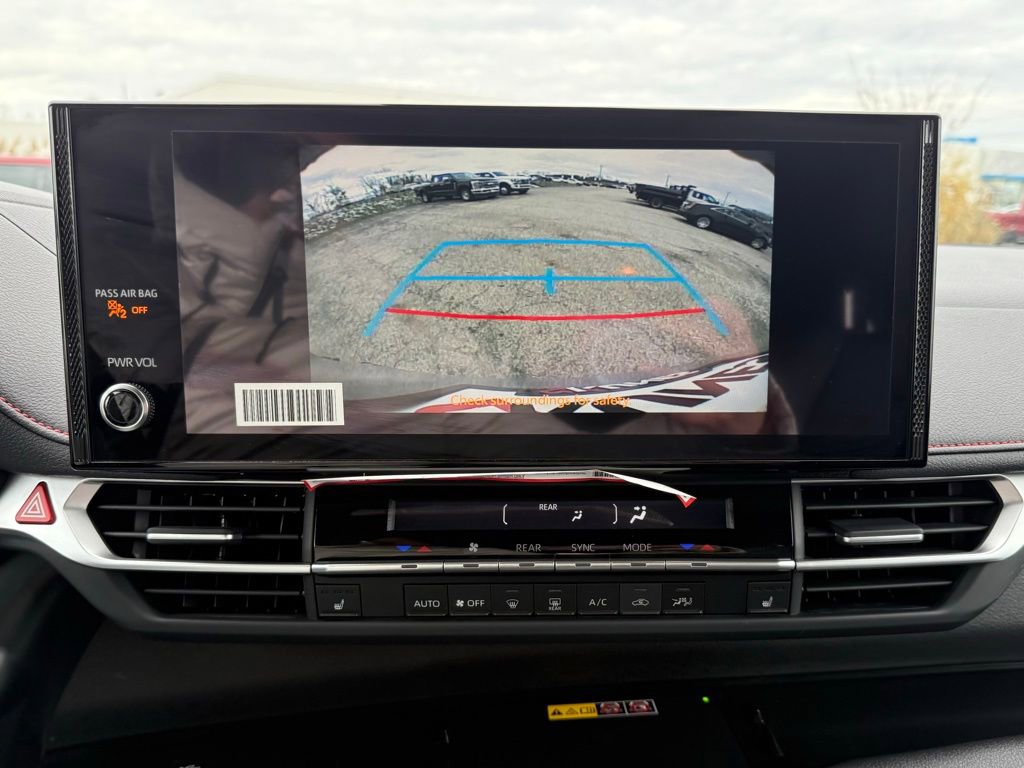 Used 2025 Toyota Sienna XSE image 44