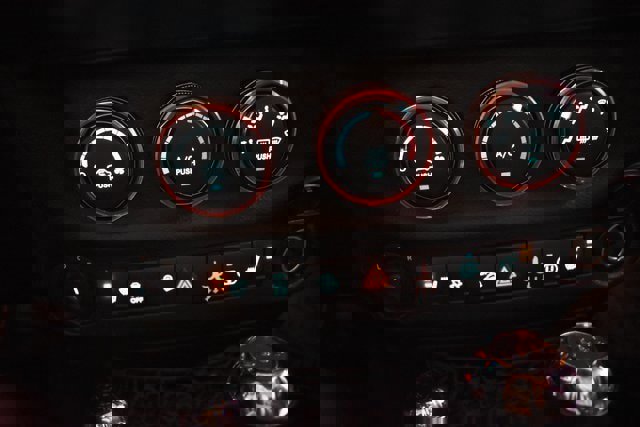 Used 2015 Jeep Wrangler Unlimited Sahara w/ Connectivity Group image 28