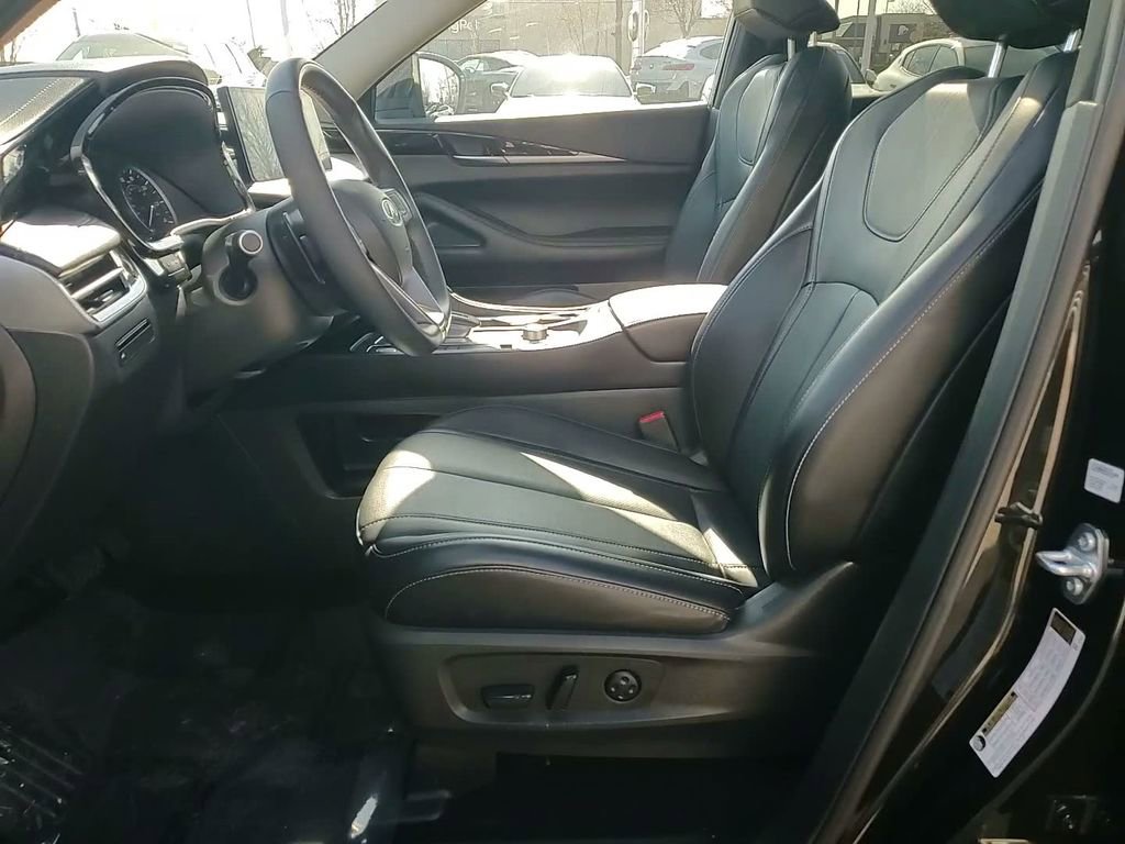 Used 2025 INFINITI QX60 Pure image 22