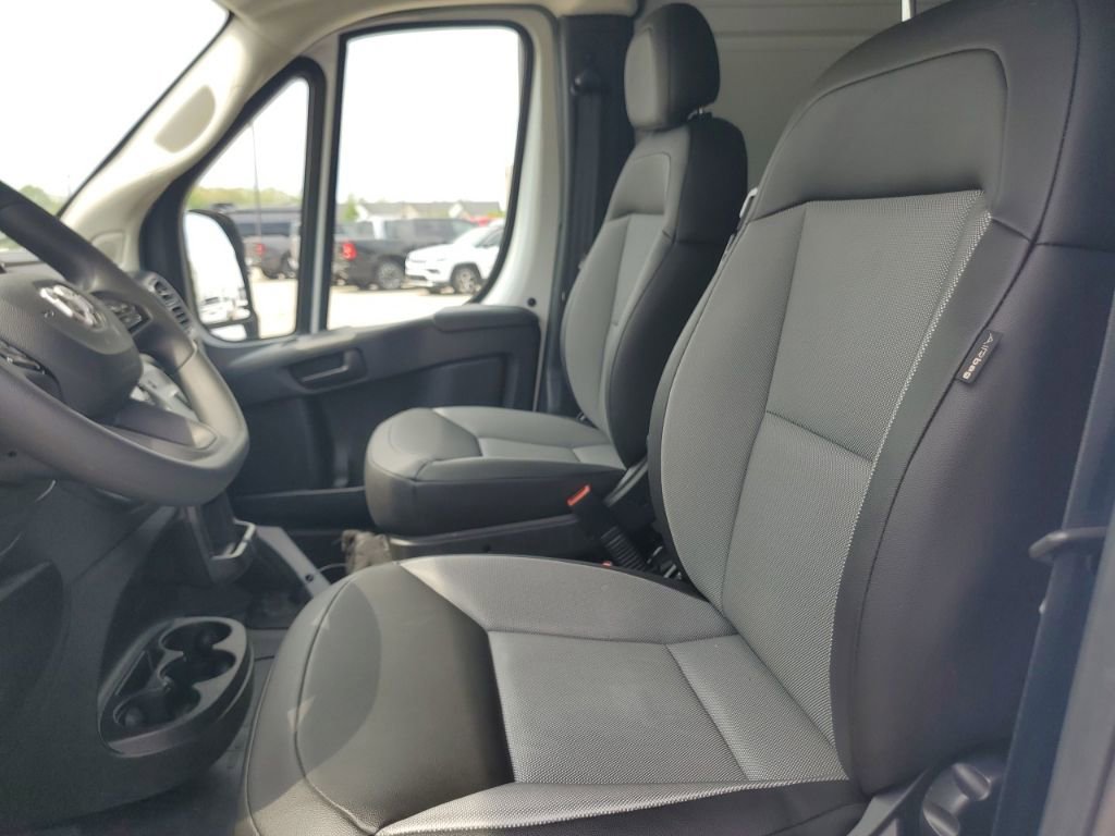 Used 2026 RAM ProMaster 2500 w/ Convenience Group FWD image 24