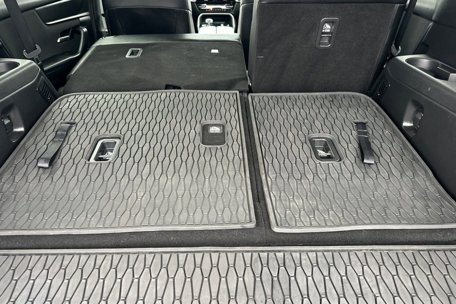 Used 2024 MAZDA CX-90 3.3 Turbo w/ Select Package image 13