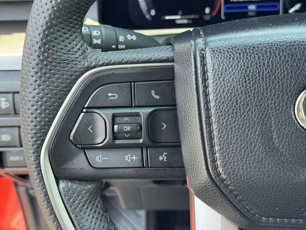 Used 2024 Toyota Tacoma TRD Off-Road w/ TRD Off Road Premium Package AWD/4WD image 12