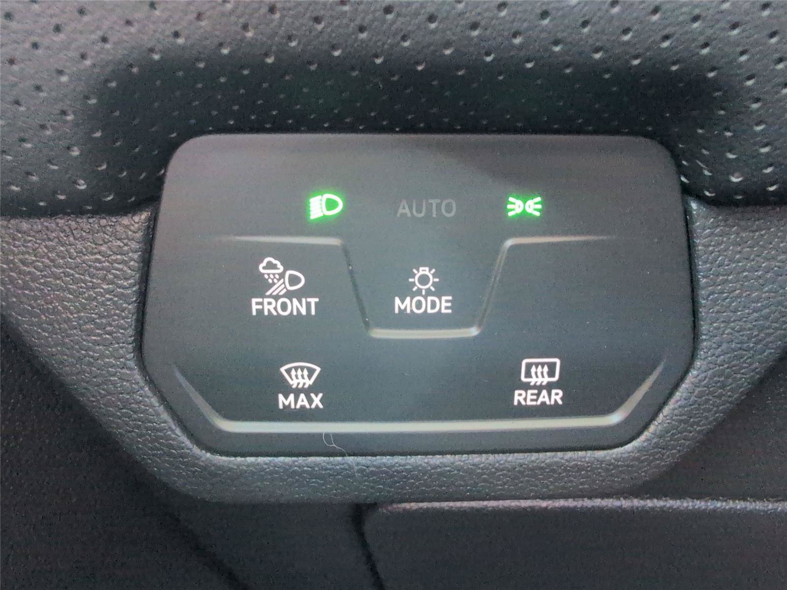 Used 2024 Volkswagen Atlas SE FWD image 14