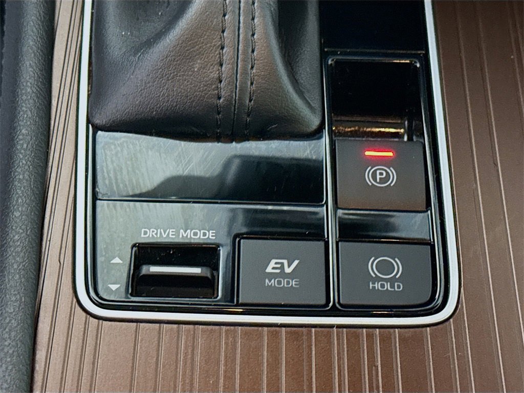 Certified 2023 Toyota Sienna XLE image 13