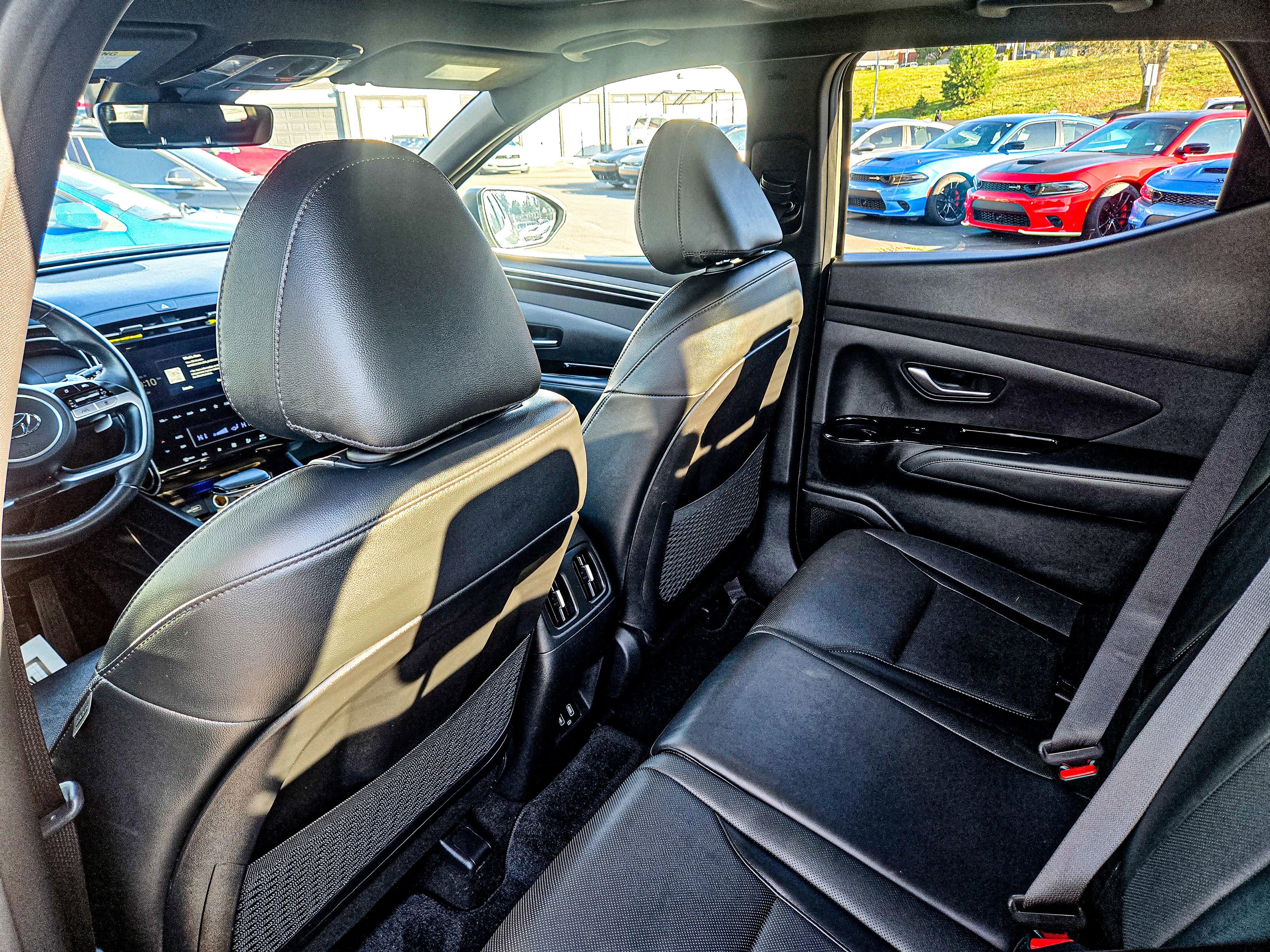 Used 2023 Hyundai Santa Cruz Limited image 11