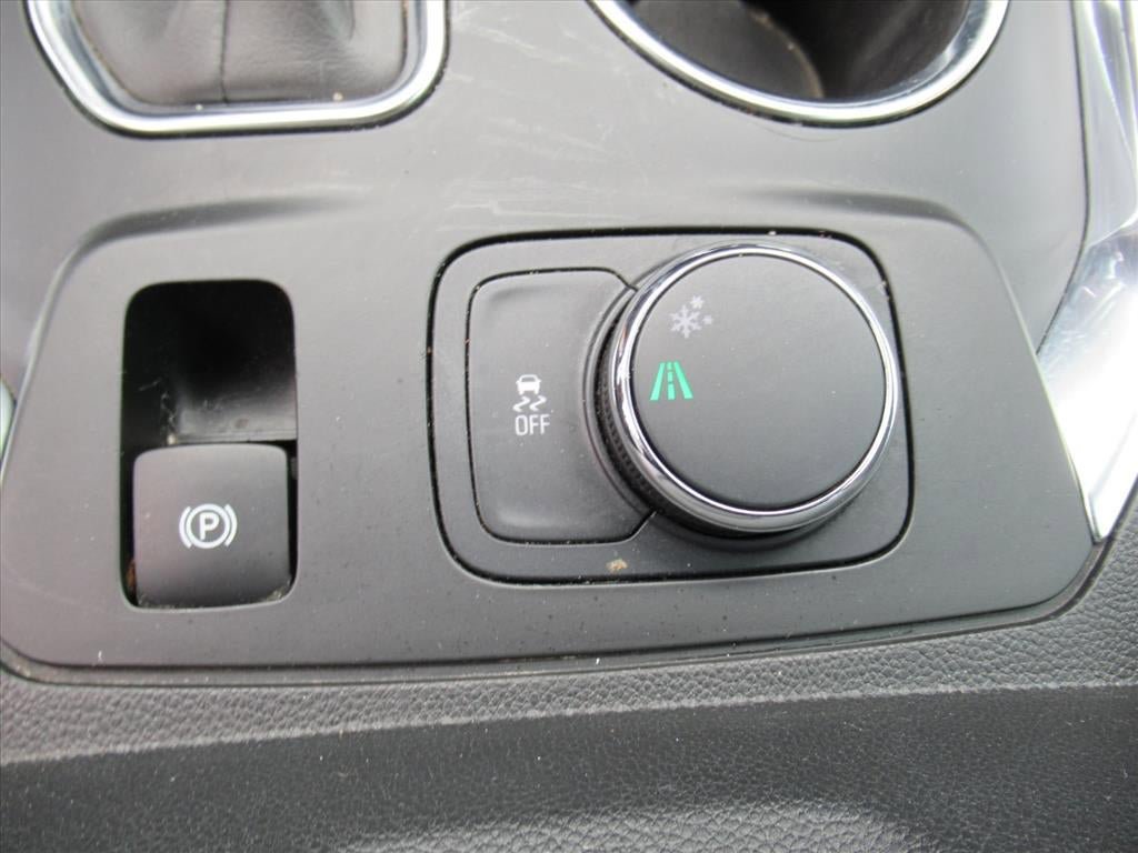 Used 2021 Chevrolet Traverse LS FWD image 25