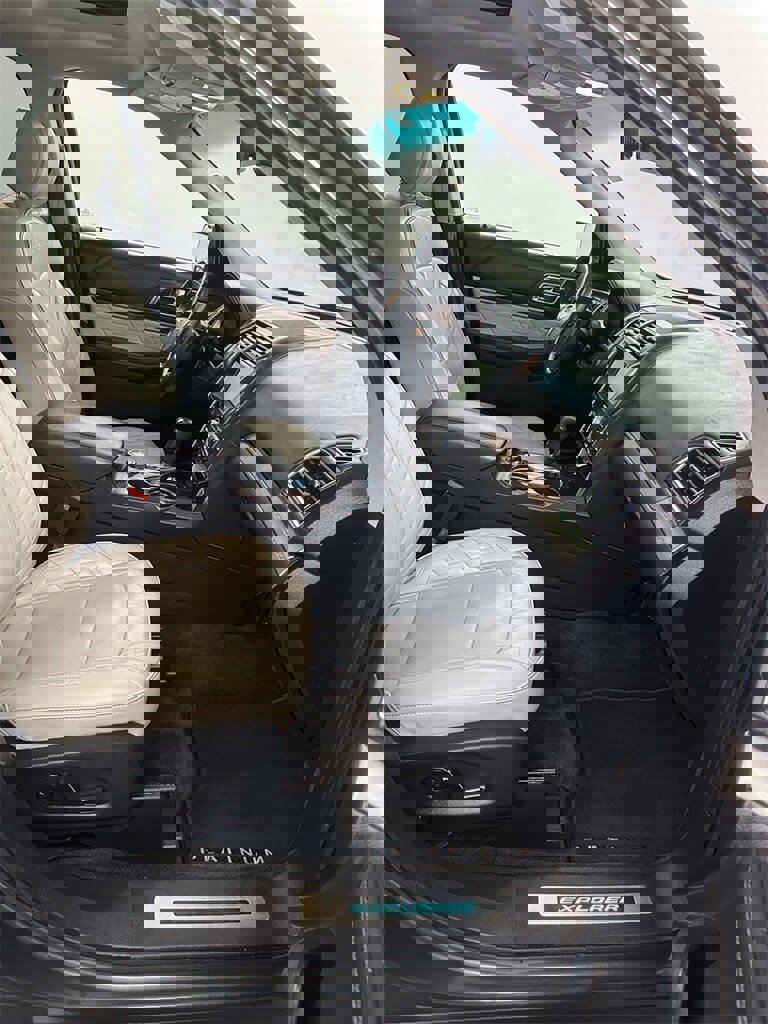 Used 2016 Ford Explorer Platinum image 48