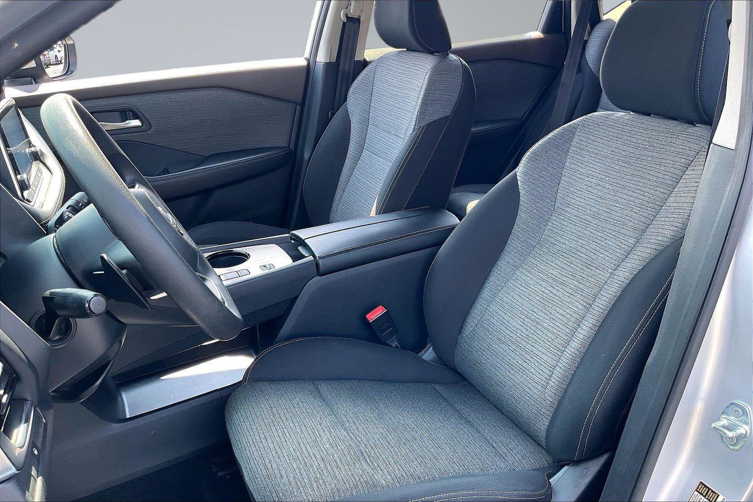 Certified 2023 Nissan Rogue SV FWD image 25