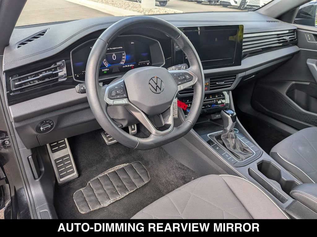 Used 2025 Volkswagen Jetta Sport FWD image 2
