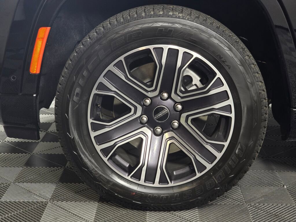 New 2025 Jeep Wagoneer L 4WD w/ HD Trailer Tow Package image 11