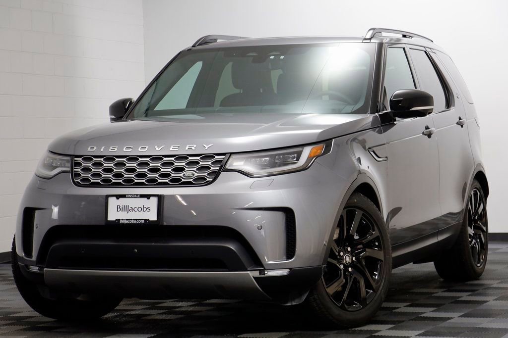 Used 2025 Land Rover Discovery S image 1