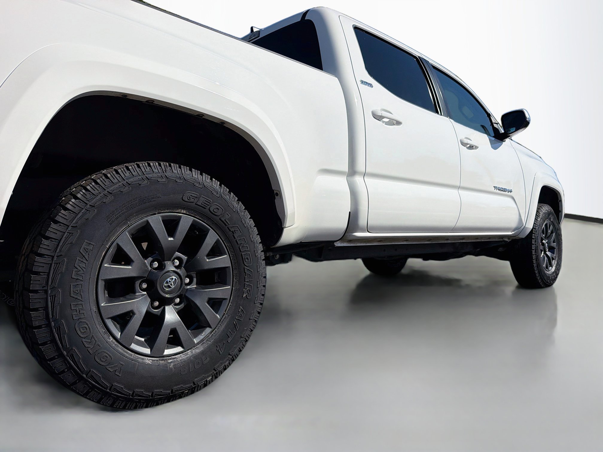 Certified 2023 Toyota Tacoma SR5 w/ Technology Package AWD/4WD image 7