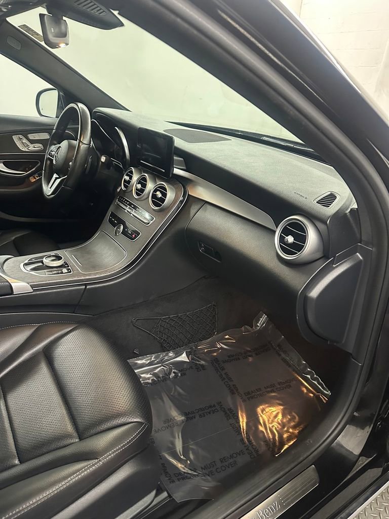 Used 2019 Mercedes-Benz C 300 4MATIC Sedan image 33