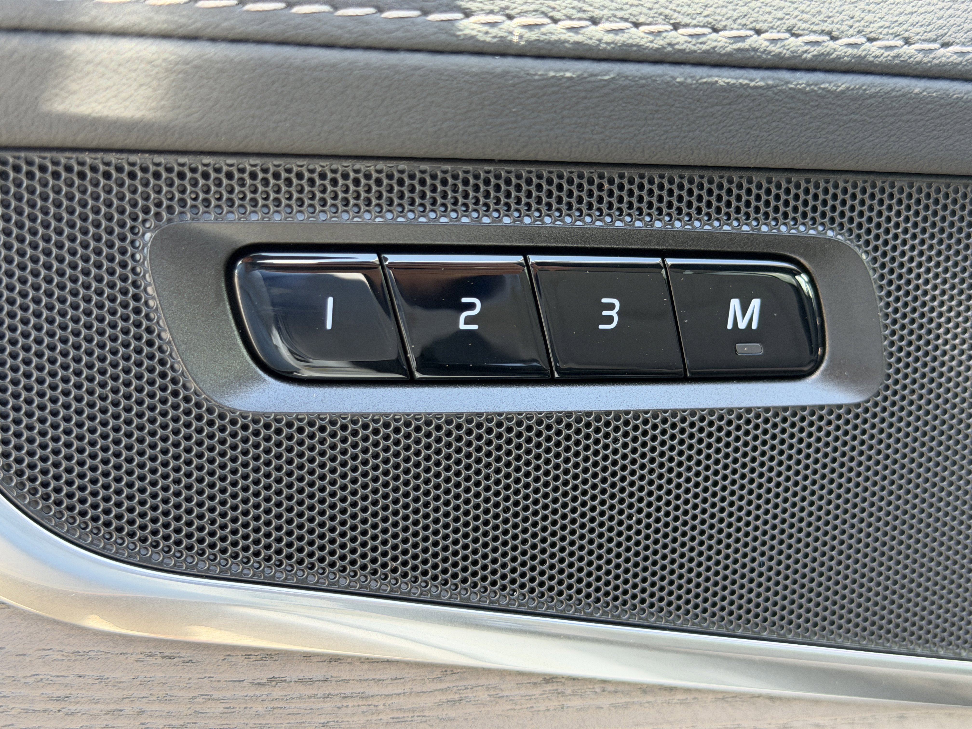 New 2026 Volvo XC90 B5 Core w/ Protection Package image 16