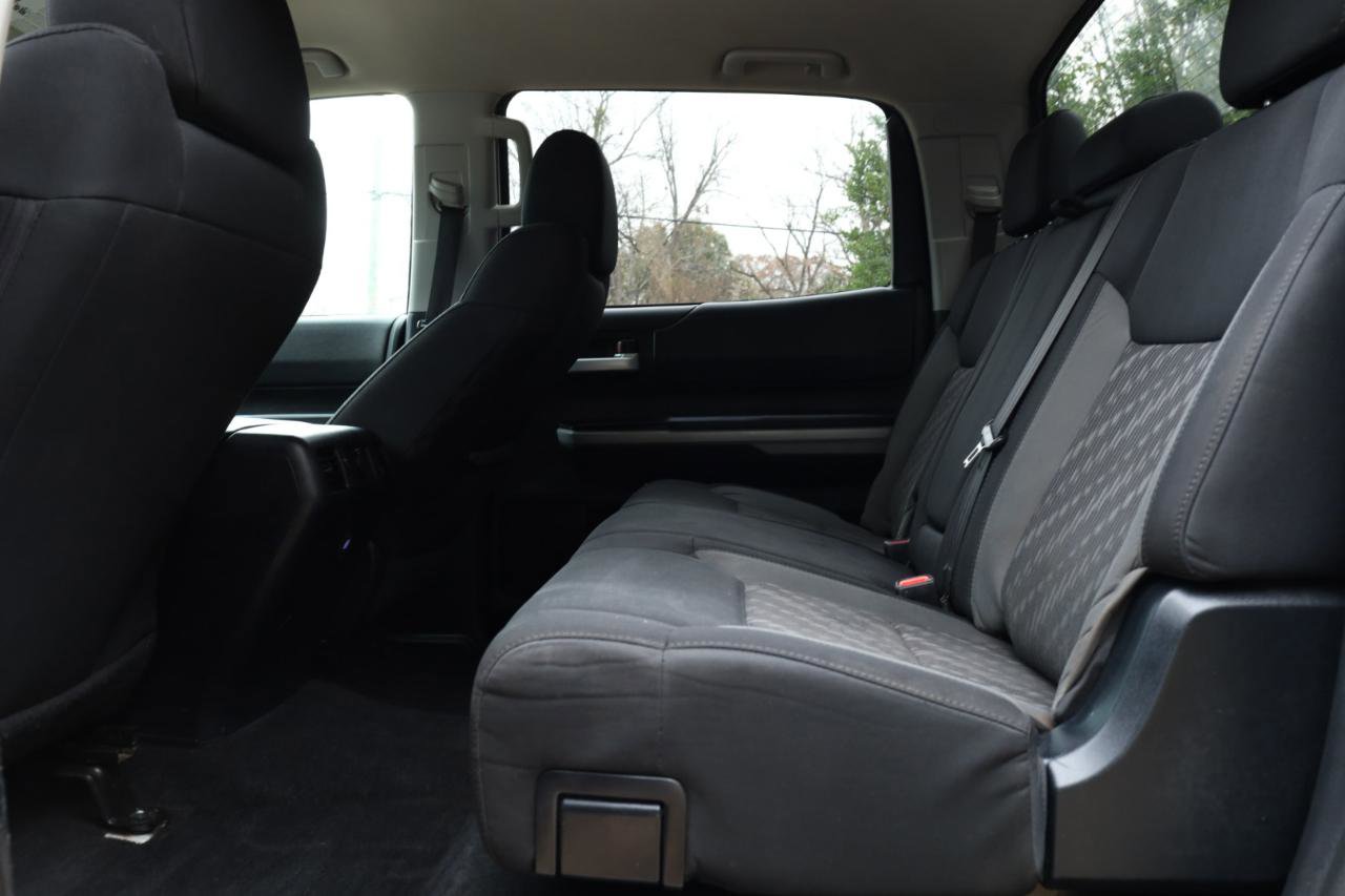 Used 2018 Toyota Tundra SR5 w/ SR5 Upgrade Package AWD/4WD image 22