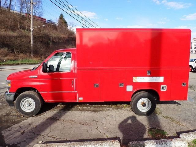 New 2026 Ford E-350 and Econoline 350 Super Duty w/ Interior Upgrade Package image 2