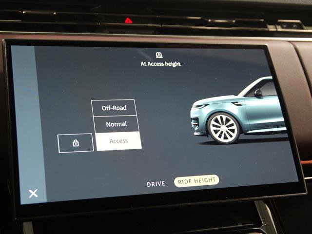 Used 2023 Land Rover Range Rover Sport SE Dynamic image 14