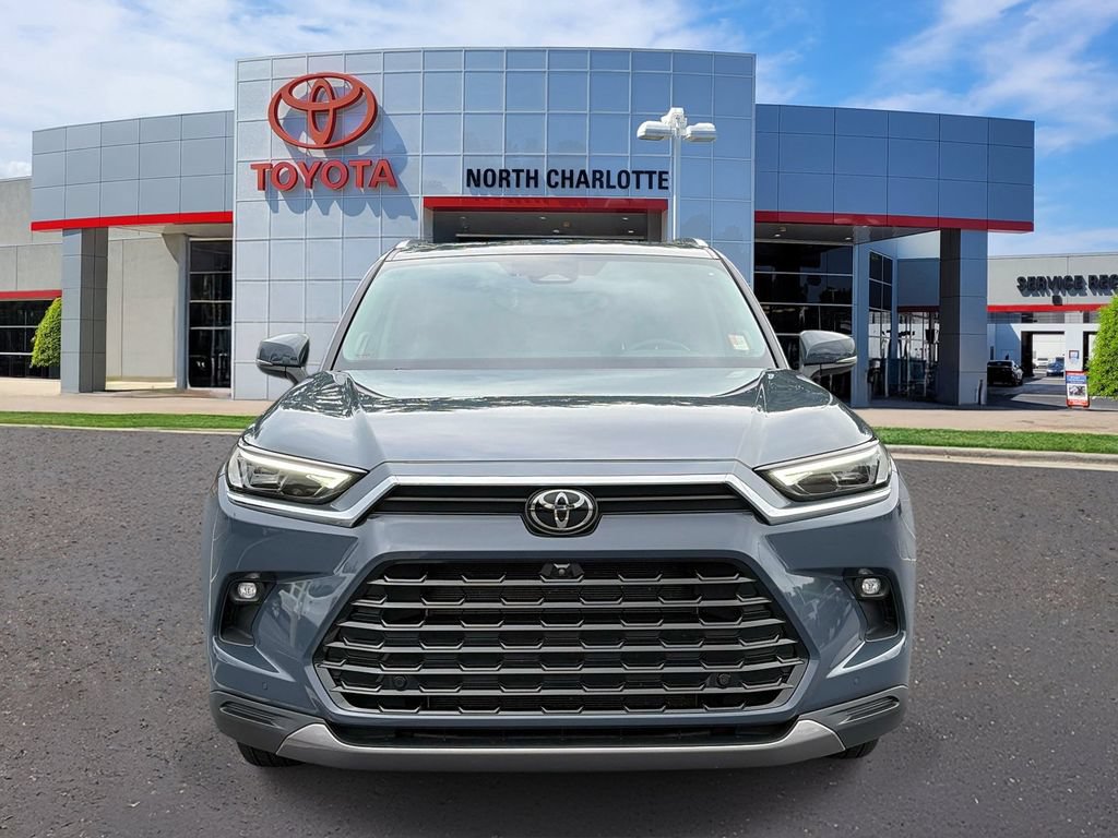 Used 2024 Toyota Grand Highlander FWD image 3